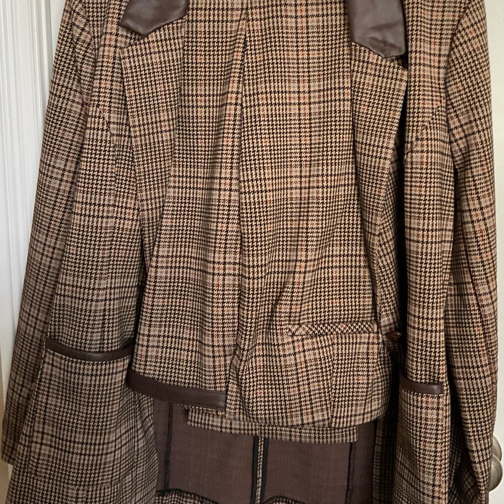 2 piece Brown Plaid Women's Suit Jacket and Slacks - Picture 7 of 7